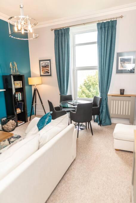 * Popular * Stunning Quiet Apartment By The Sea Torquay Buitenkant foto